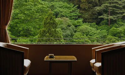 鴻朧館