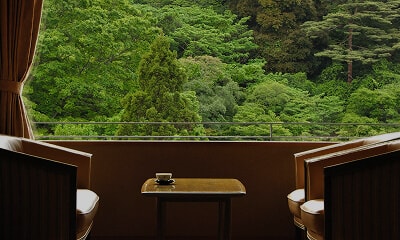 鴻朧館